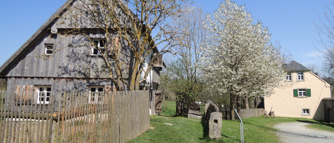 Handwerkerhof und Wirtschaftshof im Bauernmuseum Kleinlosnitz